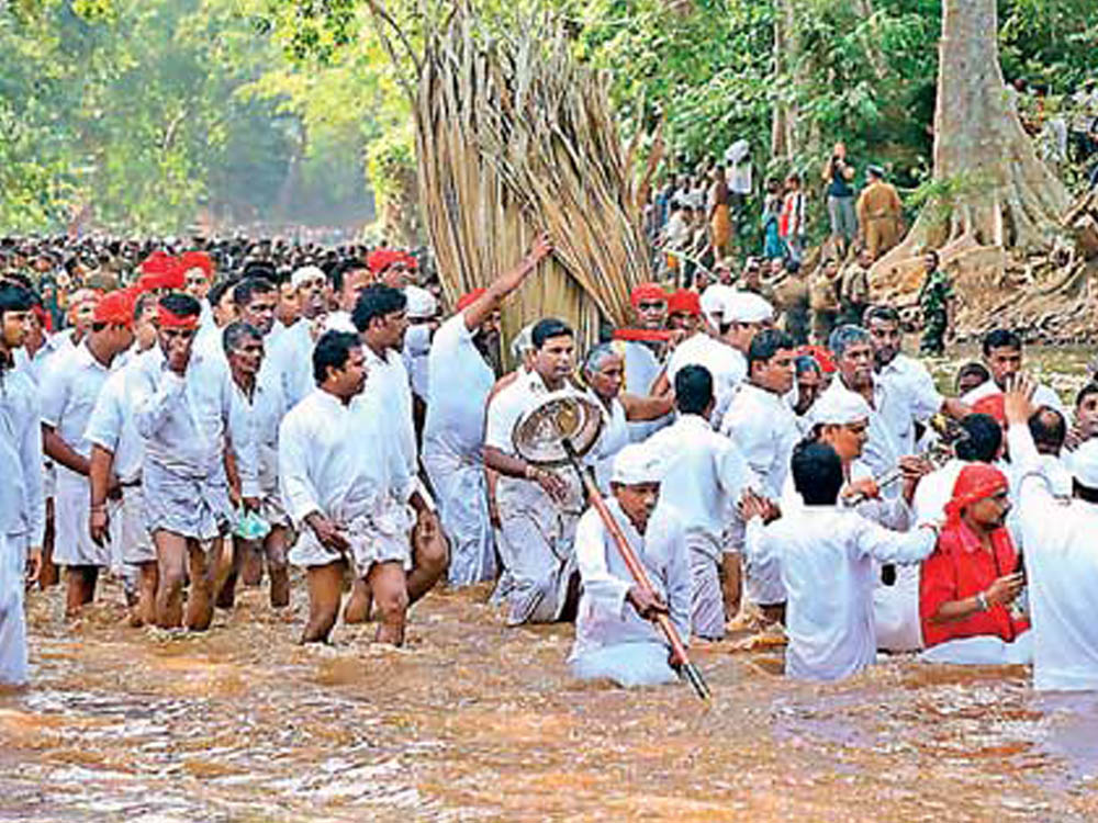 water cutting kataragama